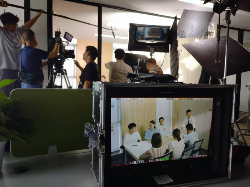 台江区TVC拍摄公司：科技产品视觉化大师，诠释未来感与功能美学